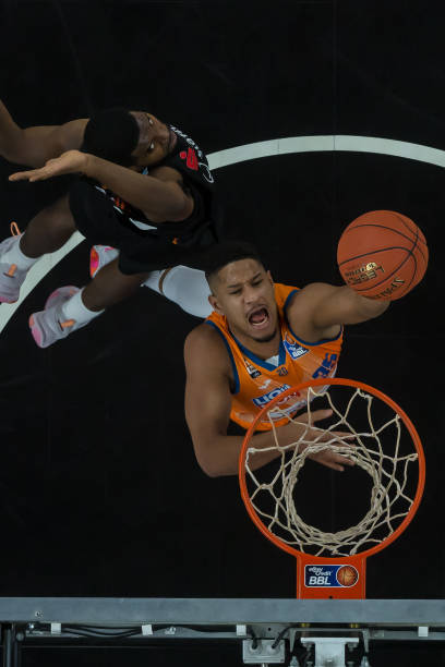 面临艰难的 面临艰难的