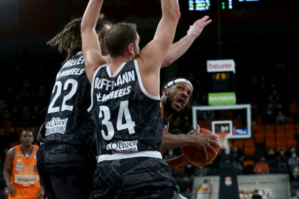 不断给对手 不断给对手