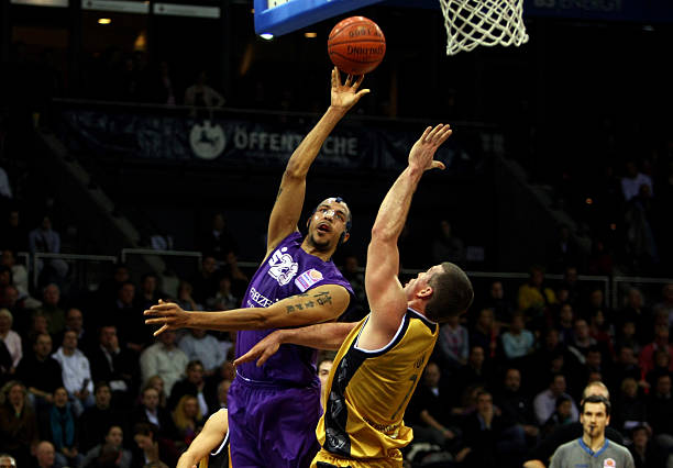 与防守球员 与防守球员