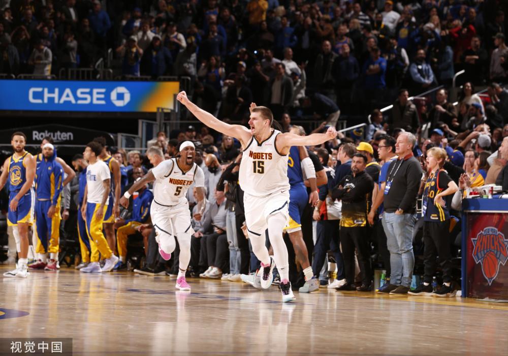 1名运动员 1名运动员